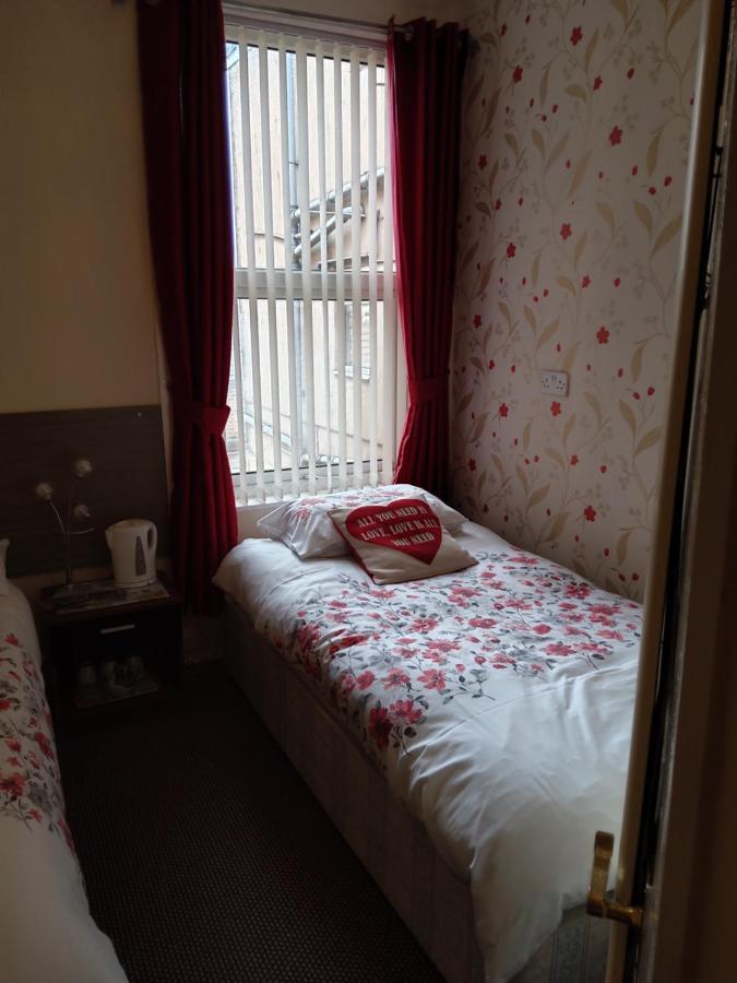 Hotel 33 Блекпул Екстериор снимка