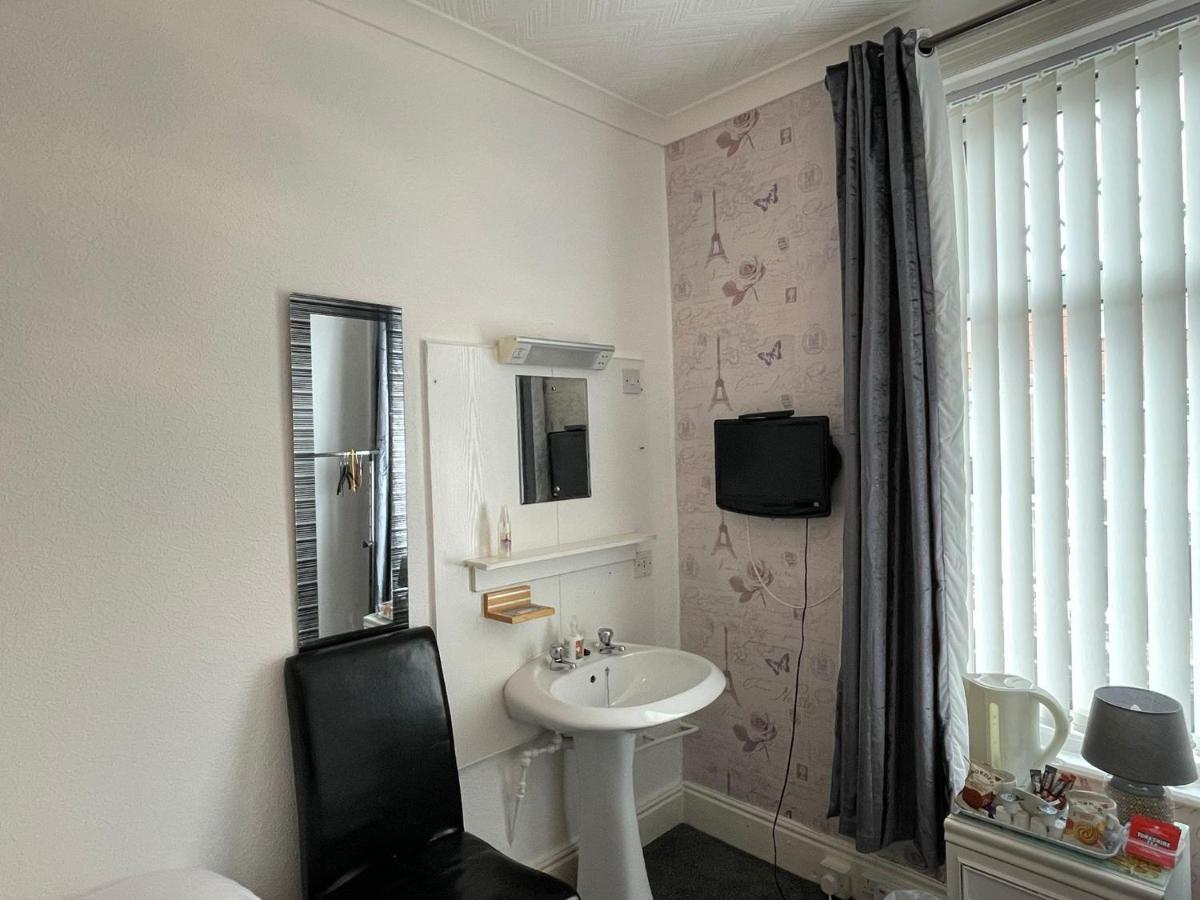 Hotel 33 Блекпул Екстериор снимка